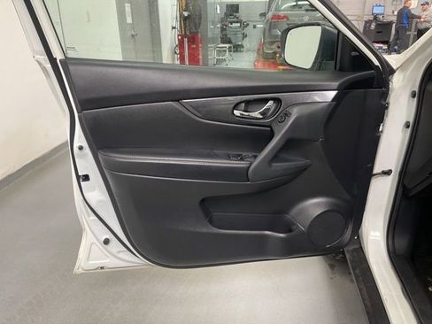 Used 2015 Nissan Rogue SL w/ SL Premium Package image 27