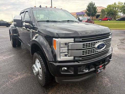 Used 2019 Ford F450 Platinum w/ Platinum Ultimate Package AWD/4WD image 2