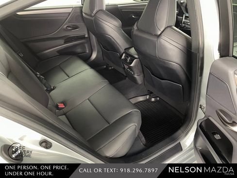 Used 2023 Lexus ES 350 F Sport w/ Accessory Package (Z2) image 37