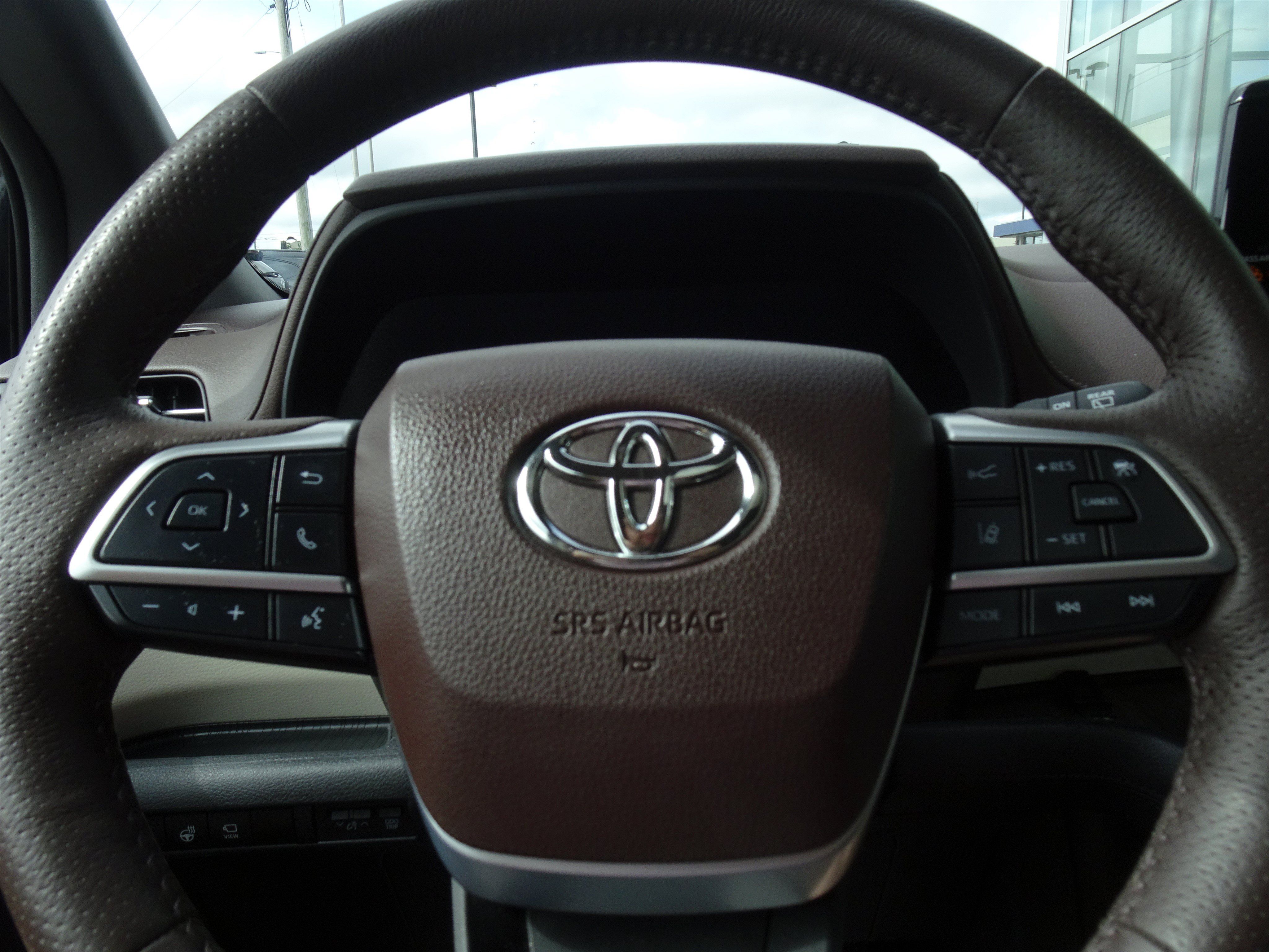 Used 2021 Toyota Sienna Platinum FWD image 20