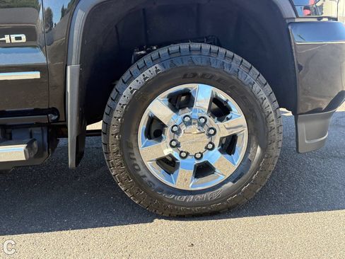 Used 2019 GMC Sierra 3500 Denali w/ Duramax Plus Package AWD/4WD image 8
