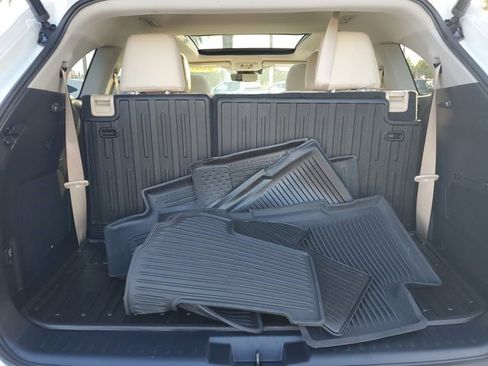 Used 2023 Toyota Highlander Platinum image 5