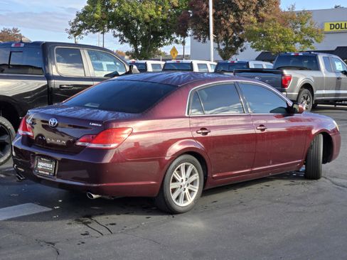 Used 2005 Toyota Avalon XL image 4