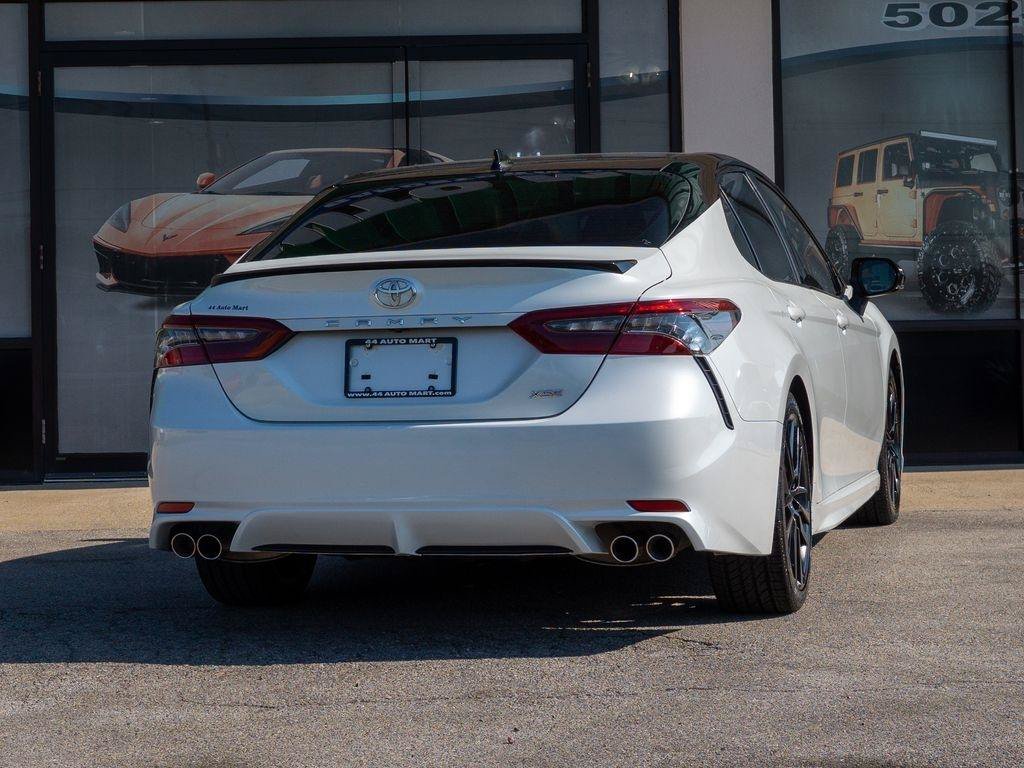 Used 2022 Toyota Camry XSE FWD image 3