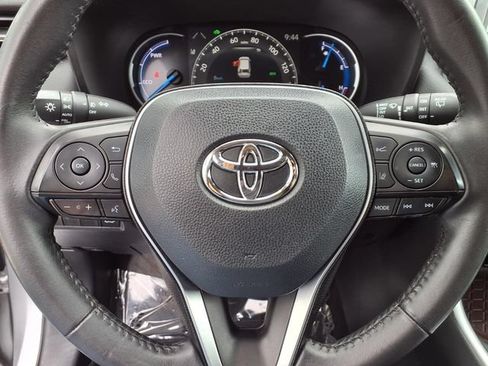 Used 2019 Toyota RAV4 Limited AWD/4WD image 9