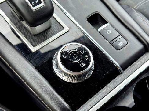 Used 2022 Mitsubishi Outlander SE image 25