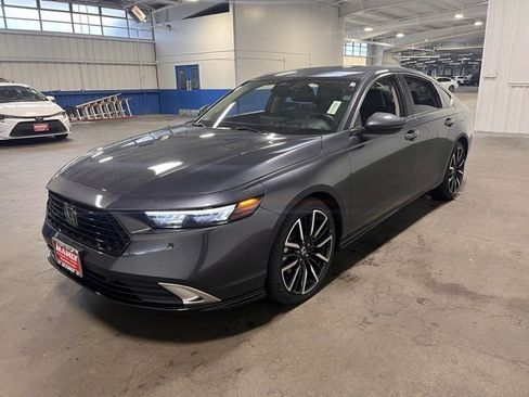 Used 2024 Honda Accord Touring image 7