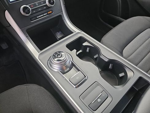 Used 2024 Ford Edge SE w/ Black Appearance Package image 26