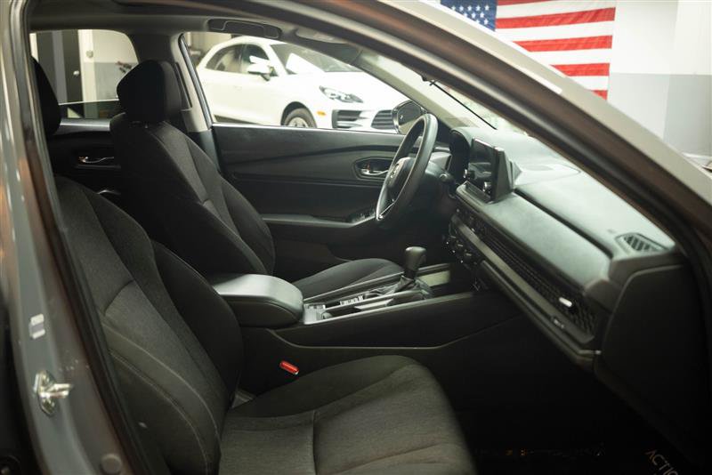 Used 2025 Honda Accord SE image 13