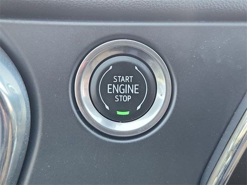 Used 2019 Chevrolet Blazer Premier w/ Sun and Wheels Package image 17