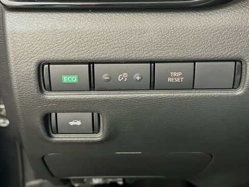 Used 2024 Nissan Sentra SV image 17