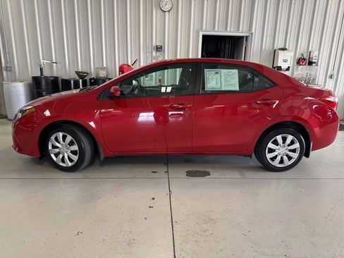 Used 2014 Toyota Corolla LE FWD image 2