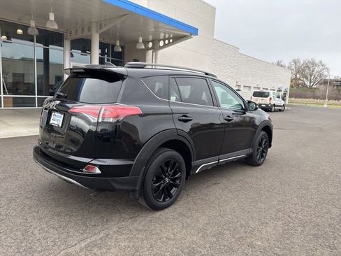 Used 2018 Toyota RAV4 Adventure image 6