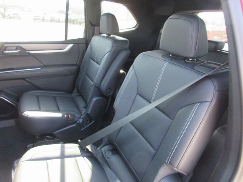 New 2026 GMC Acadia Elevation image 14