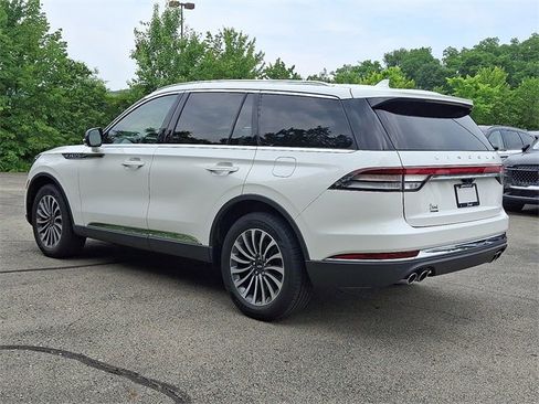 Used 2022 Lincoln Aviator AWD w/ Premium Package image 4