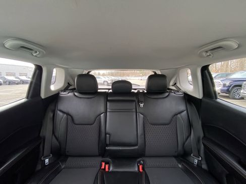 Used 2019 Jeep Compass Latitude image 33