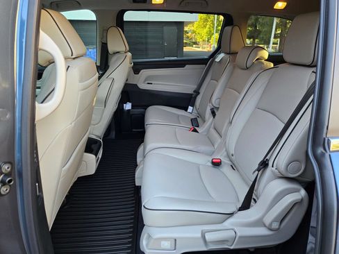 New 2026 Honda Odyssey Touring image 10