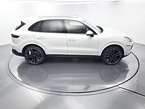 Certified 2023 Porsche Cayenne Platinum Edition AWD/4WD image 41