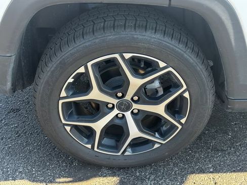 Certified 2025 Jeep Compass Limited AWD/4WD image 12
