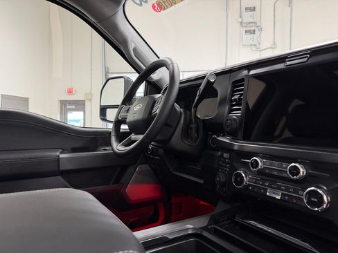 New 2026 Ford F250 Lariat w/ Black Appearance Package AWD/4WD image 33