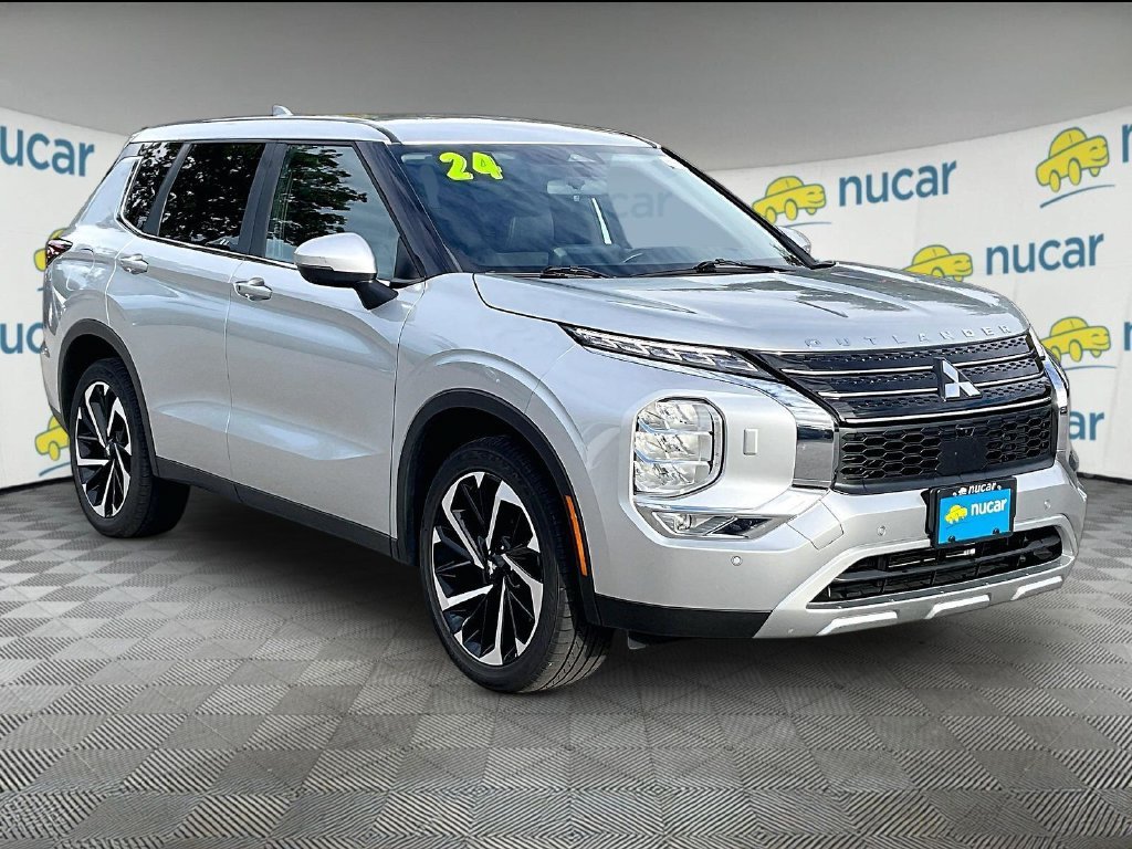 Used 2024 Mitsubishi Outlander SE AWD/4WD image 1