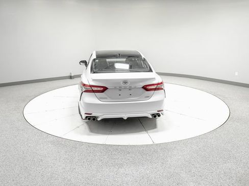 Used 2019 Toyota Camry XSE FWD image 33