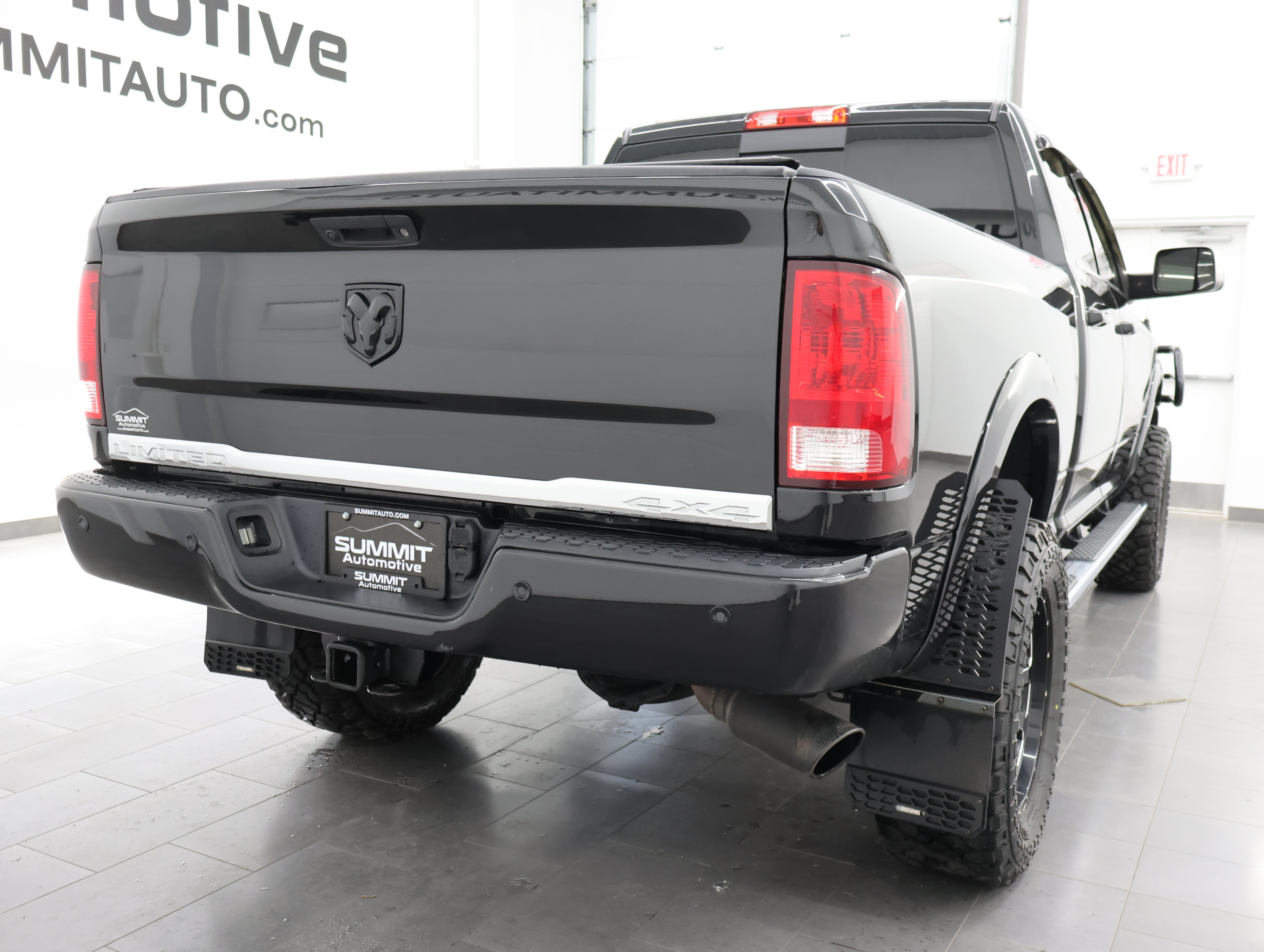 Used 2018 RAM 2500 Big Horn w/ Sport Appearance Group AWD/4WD image 4