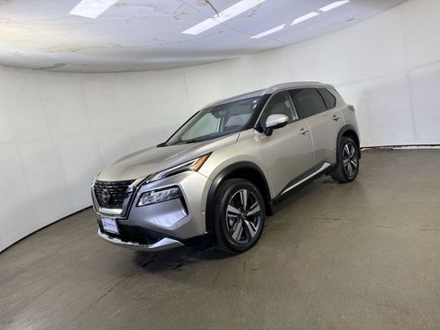 Certified 2023 Nissan Rogue Platinum image 2