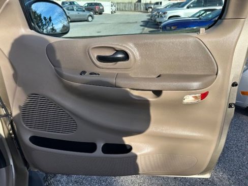 Used 2000 Ford F150 XLT image 25