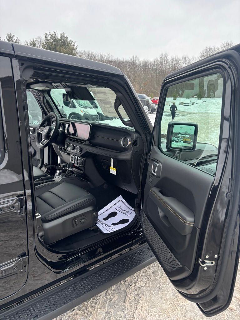 New 2026 Jeep Wrangler Unlimited Sahara AWD/4WD image 20