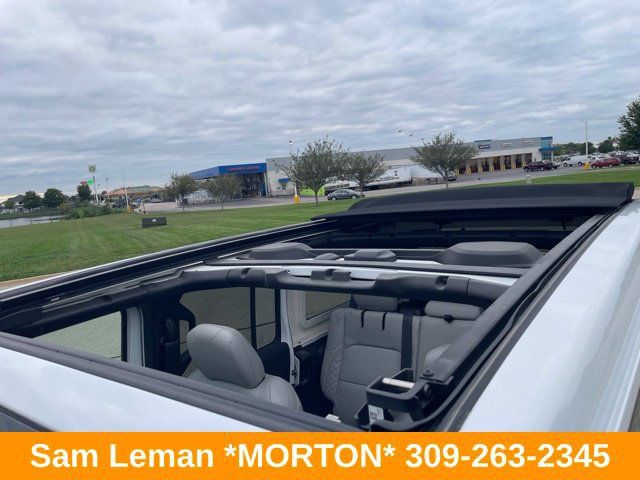 Used 2021 Jeep Wrangler Unlimited Sahara AWD/4WD image 6