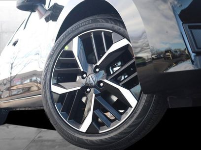 New 2025 Nissan Versa SR w/ Trunk Package