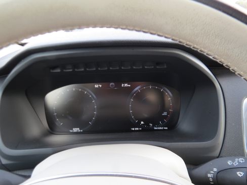 Used 2020 Volvo XC90 T6 Momentum w/ Protection Package Premier image 21