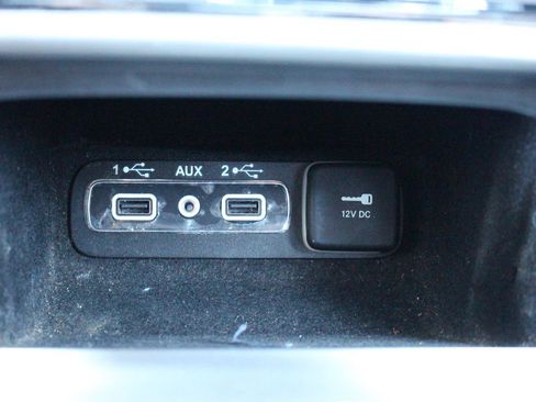 Used 2019 Jeep Grand Cherokee Altitude image 24