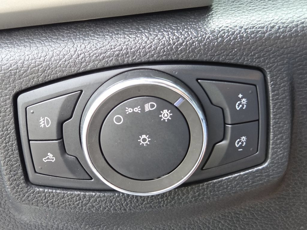 Used 2019 Ford F250 Lariat w/ Lariat Value Package AWD/4WD image 12