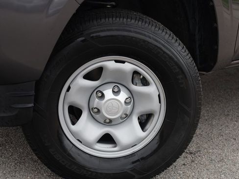 Used 2020 Toyota Tacoma SR w/ SR Convenience Package image 16