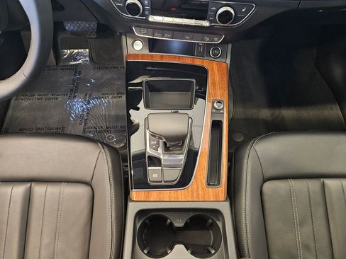 Used 2023 Audi Q5 2.0T Premium w/ Convenience Package image 19