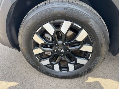 Used 2025 Hyundai Santa Cruz SE FWD image 26