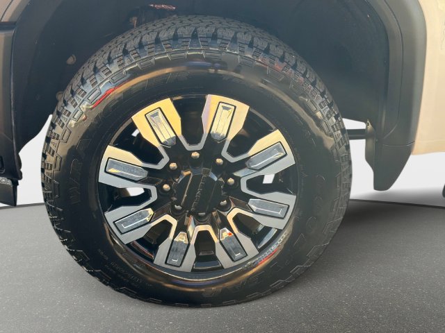 Used 2024 GMC Sierra 2500 Denali w/ Denali Reserve Package AWD/4WD image 9