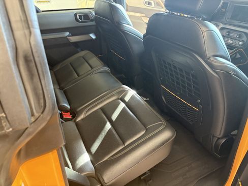 Used 2021 Ford Bronco Badlands image 9