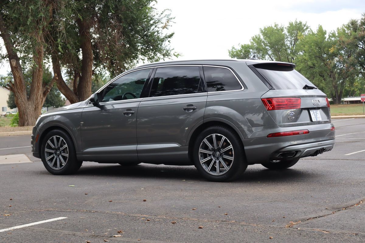Used 2017 Audi Q7 3.0T Prestige AWD/4WD image 7