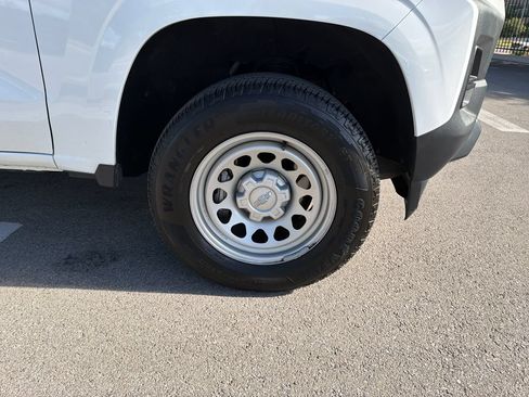 Used 2024 Chevrolet Colorado W/T RWD image 16
