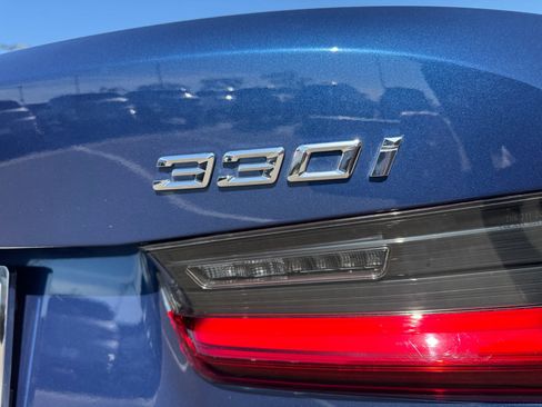 Used 2021 BMW 330i Sedan w/ Convenience Package RWD image 23