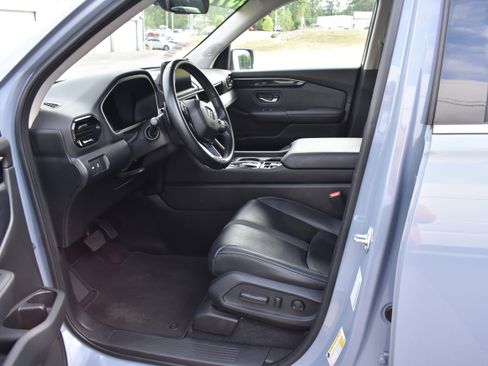 Certified 2023 Honda Pilot Touring image 12