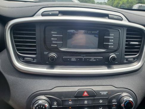 Used 2016 Kia Sorento FWD image 22