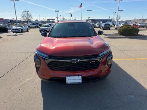 Used 2024 Chevrolet Trax RS w/ Sunroof Package image 7