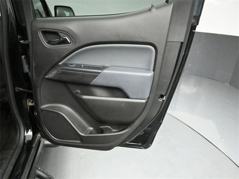 Used 2017 Chevrolet Colorado Z71 image 28