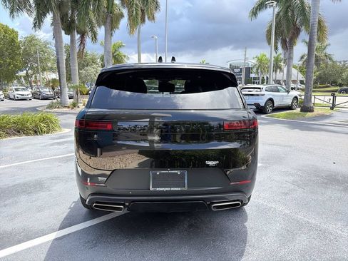 Used 2025 Land Rover Range Rover Sport SE AWD/4WD image 7