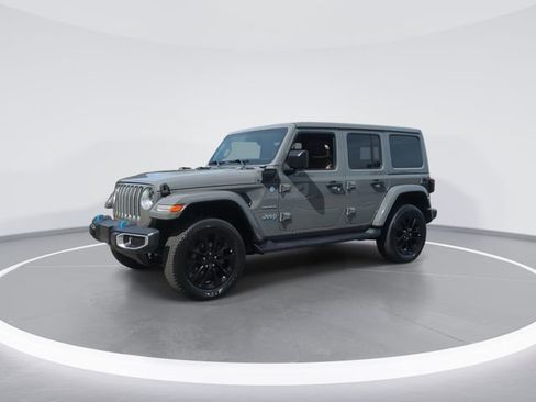 Used 2023 Jeep Wrangler Unlimited Sahara w/ Cold Weather Group image 4