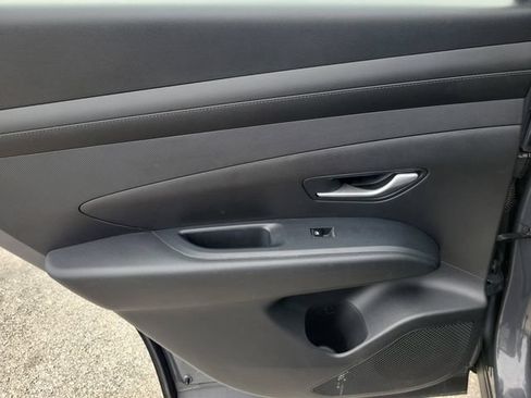 Used 2025 Hyundai Tucson SE FWD image 14